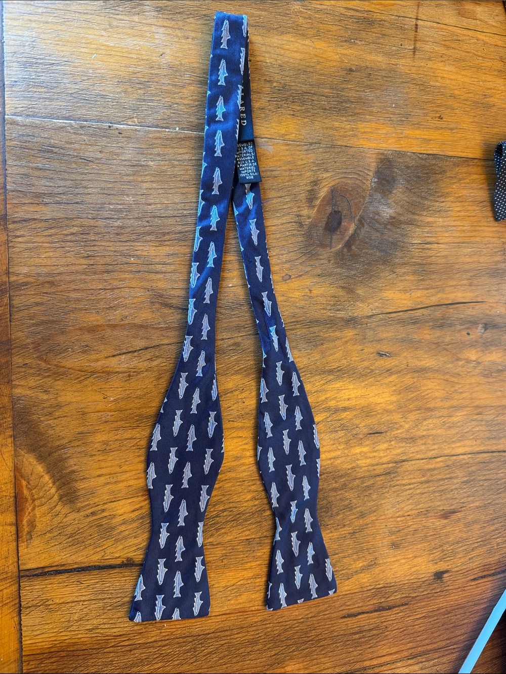 Collard Greens Fish Self-Tie Bow Tie
